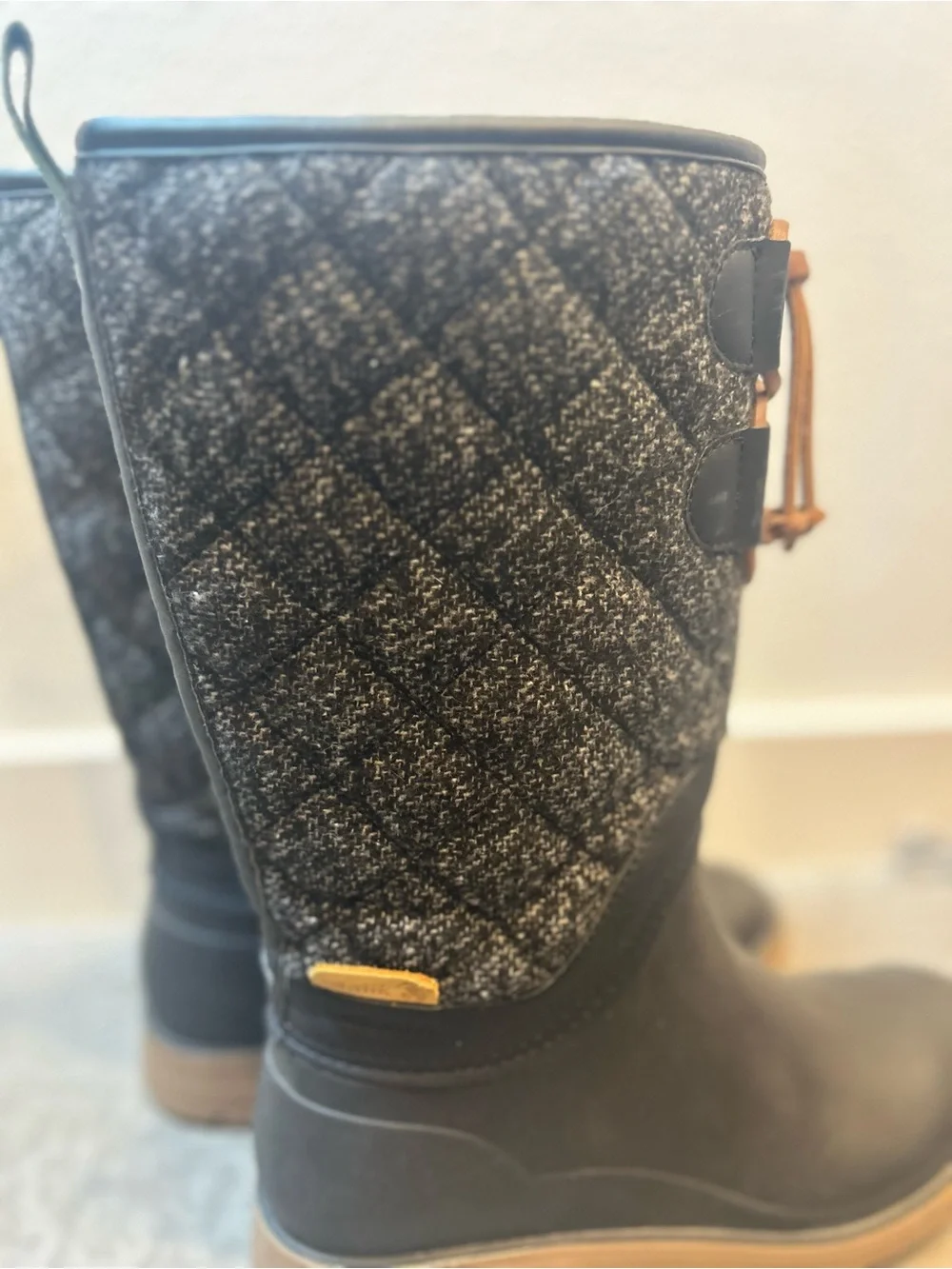Kamik Abigail Black Grey Quilted PullOn Winter Rain Boots Size 8 Waterproof Base